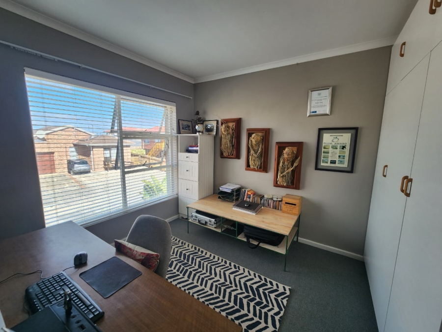 To Let 3 Bedroom Property for Rent in Kleinkrantz Western Cape